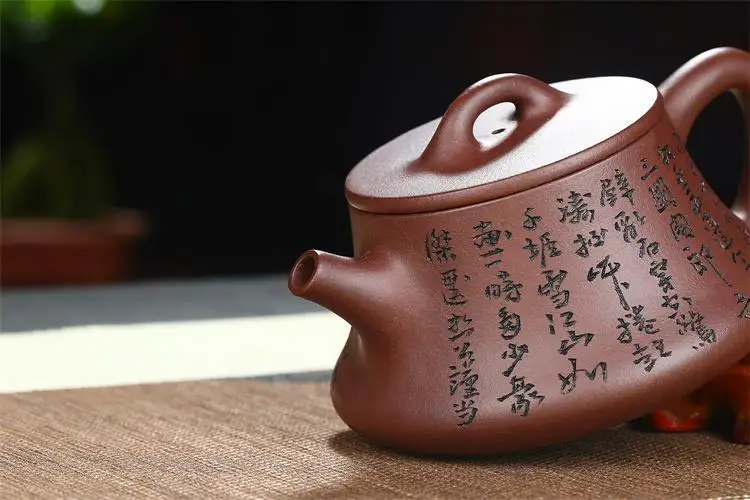 Recommended by ore old jade chopstick purple clay pot of 260 cc yixing authentic double lettering teapot tea set
Recommended by ore old jade chopstick purple clay pot of 260 cc yixing authentic double lettering teapot tea set
