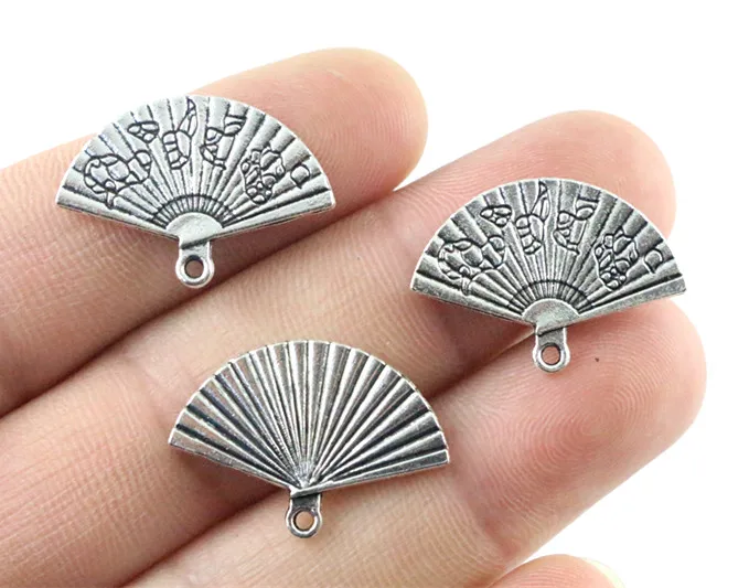 24x17mm 15pcs Antique Silver Plated Fan Handmade Charms Pendant:DIY for bracelet necklace-Q4-09
24x17mm 15pcs Antique Silver Plated Fan Handmade Charms Pendant:DIY for bracelet necklace-Q4-09