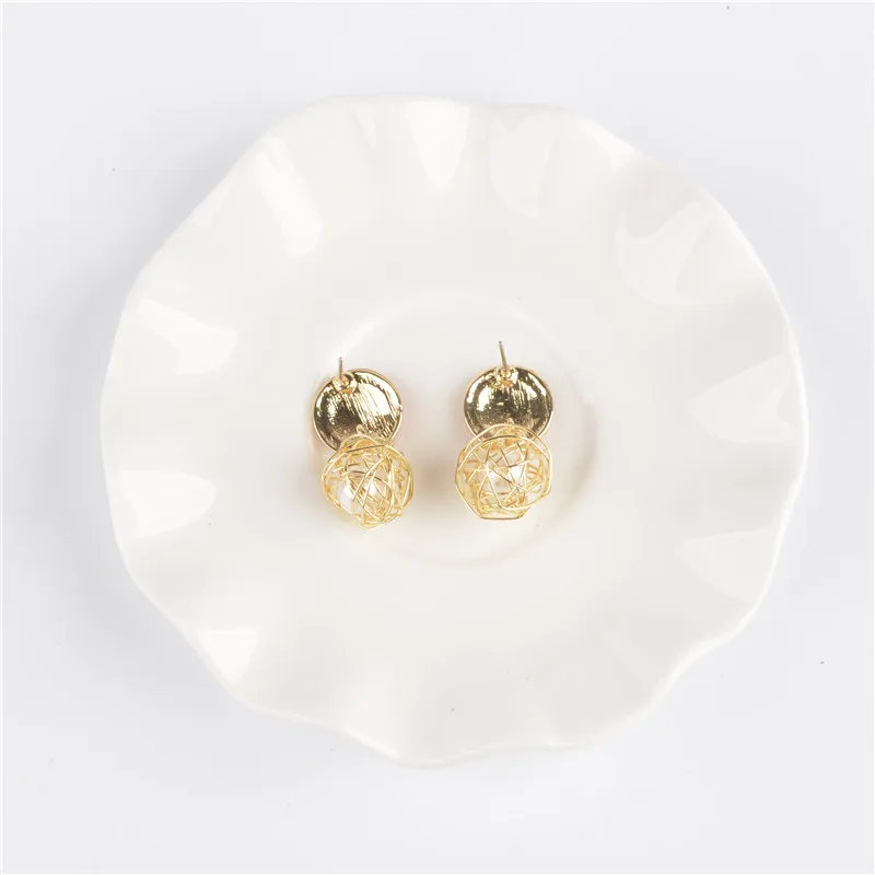 NHGBFT Hollow woven round ball Stud Earrings For Women girl wedding pearl Earring DropShipping
NHGBFT Hollow woven round ball Stud Earrings For Women girl wedding pearl Earring DropShipping