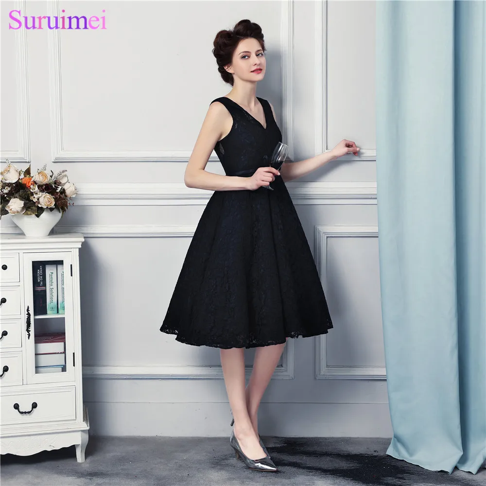 Short Bridesmaid Dresses V neck High Quality Lace Corset Black Brides Maid Vestidos De Dresses
Short Bridesmaid Dresses V neck High Quality Lace Corset Black Brides Maid Vestidos De Dresses