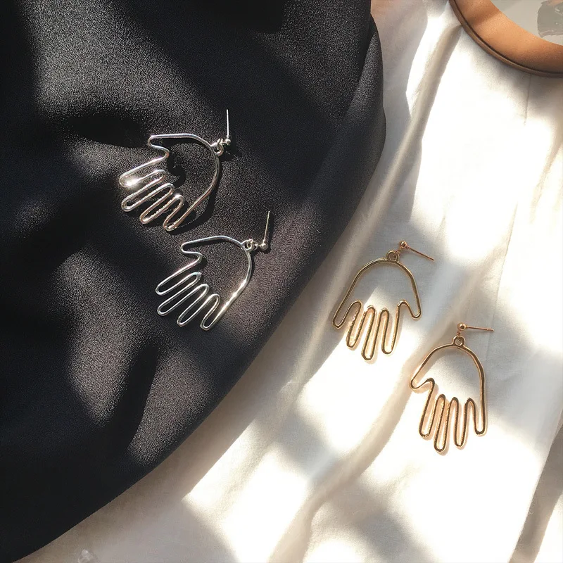 2018 Pop Creative Fancy Earrings Original Hollow Alloy Hand Earring Individuality Gold Earrings Women Jewelry Girls Gift
2018 Pop Creative Fancy Earrings Original Hollow Alloy Hand Earring Individuality Gold Earrings Women Jewelry Girls Gift