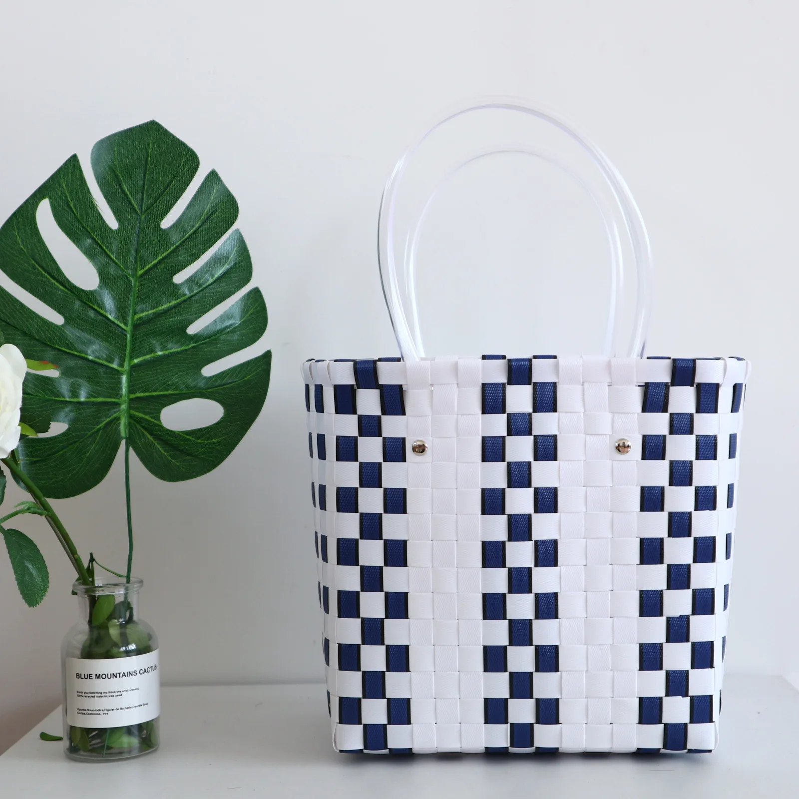 2018 new pp plastic woven vegetable basket Women's single shoulder cross-section square bag 7 colours available
2018 new pp plastic woven vegetable basket Women's single shoulder cross-section square bag 7 colours available
