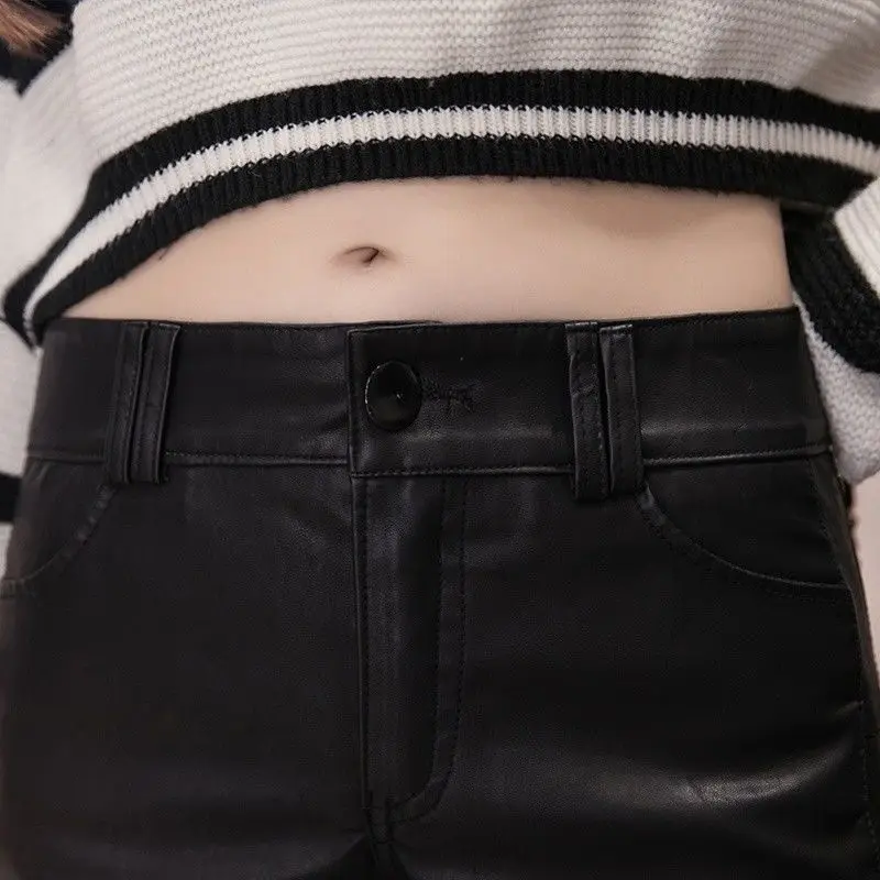 Women PU Faux Leather Shorts High Waist Black Sexy Clubwear Underpants Spring Casual Streetwear Hotpants Fashion New 903-A554
Women PU Faux Leather Shorts High Waist Black Sexy Clubwear Underpants Spring Casual Streetwear Hotpants Fashion New 903-A554