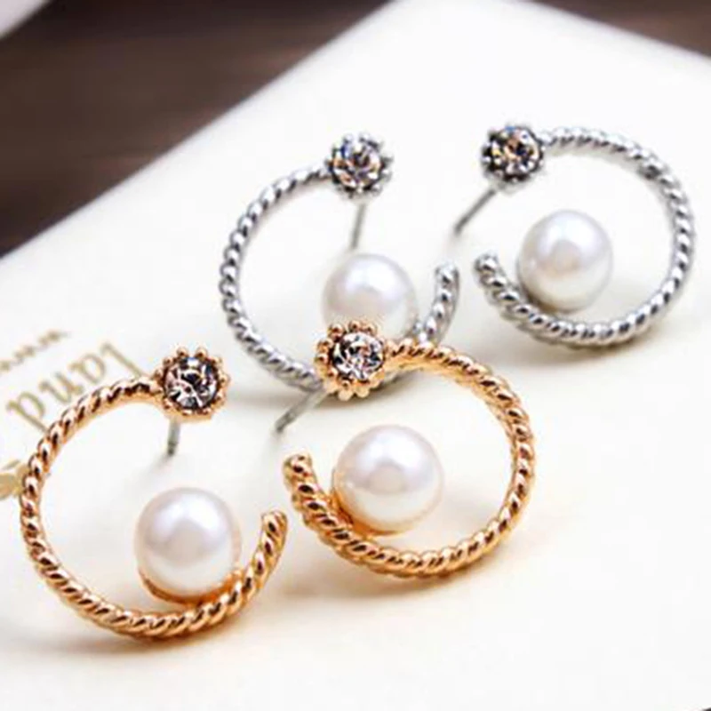 Hollow Opening Golden Silver Plated Circle Little Simulated Pearl Crystal Geometric Stud Earrings piercing Jewelry for Women
Hollow Opening Golden Silver Plated Circle Little Simulated Pearl Crystal Geometric Stud Earrings piercing Jewelry for Women