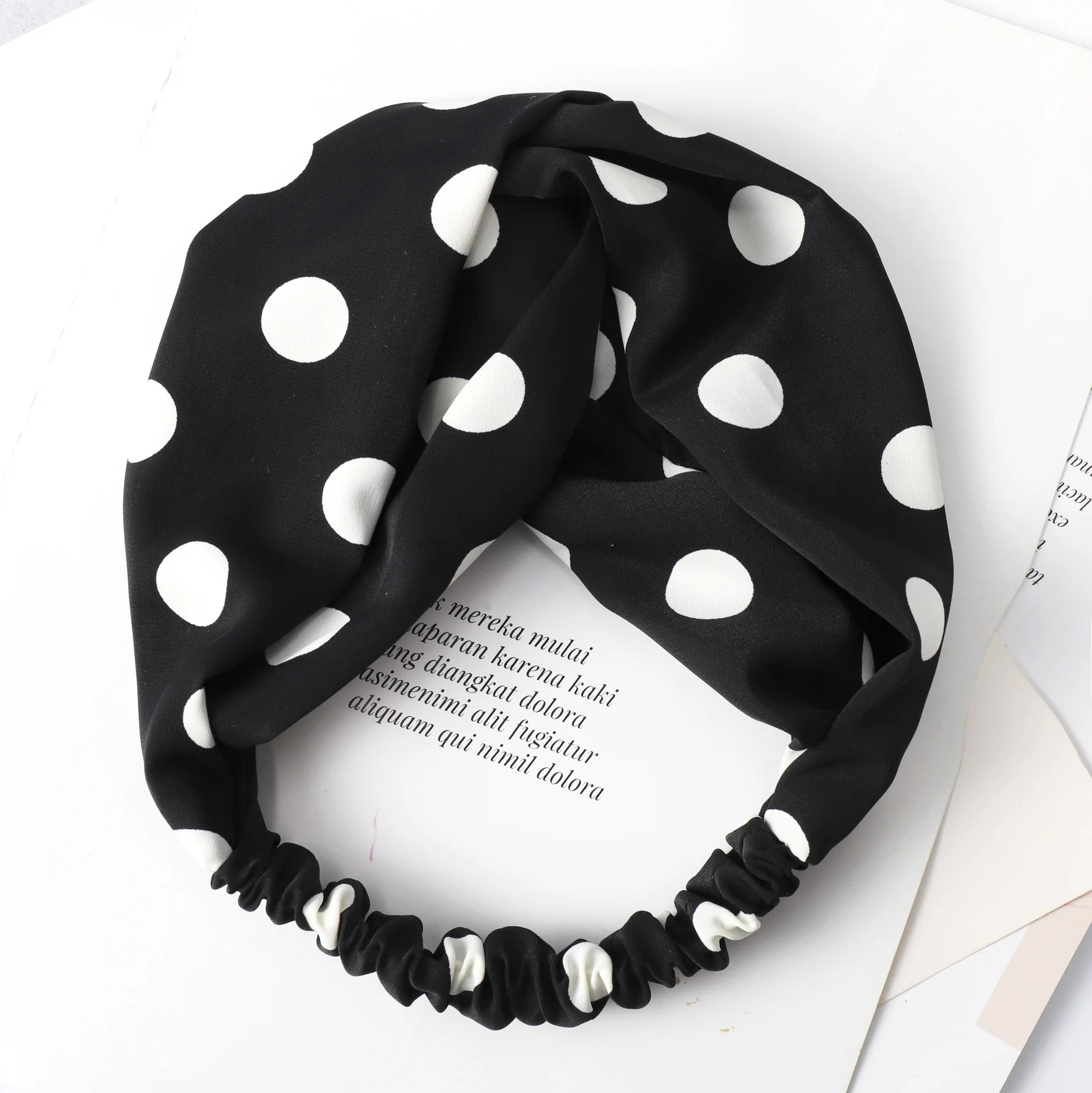 2019 Trend Retro Polka Dots Sweet Cross Headband Women Hair Ornament Ladies Face Washing Towel Turban Bands
2019 Trend Retro Polka Dots Sweet Cross Headband Women Hair Ornament Ladies Face Washing Towel Turban Bands