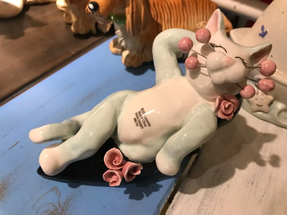 American Hand-painted Ceramic Ornaments Birthday Gift Exclusive Decoration For Pet Cats Living room Crafts
American Hand-painted Ceramic Ornaments Birthday Gift Exclusive Decoration For Pet Cats Living room Crafts