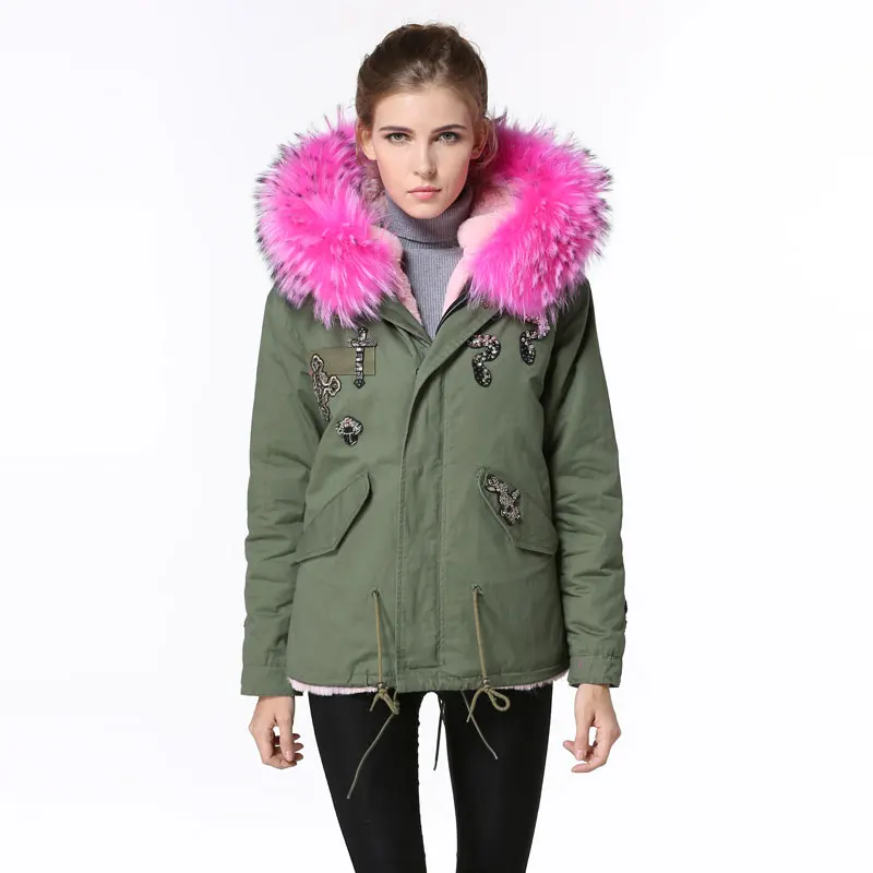 Beading Jacket Snake pattern Cute Pink faux fur Winter Parka Women Raccoon fur hooded Parka
Beading Jacket Snake pattern Cute Pink faux fur Winter Parka Women Raccoon fur hooded Parka