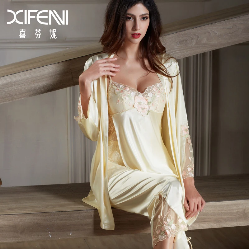 2020 New Imitation Silk Pajamas Female Satin Silk Pyjama Sets Long-Sleeved Embroidery Sleepwear Lace Pajama Set X6632
2020 New Imitation Silk Pajamas Female Satin Silk Pyjama Sets Long-Sleeved Embroidery Sleepwear Lace Pajama Set X6632
