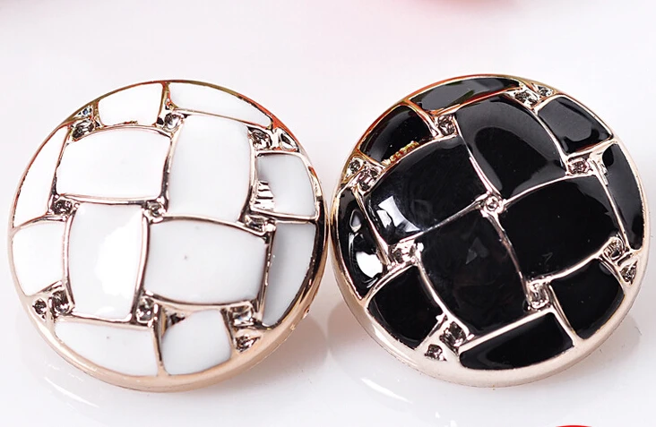 20pcs/lot New Scrapbooking Botones Decorative Buttons High-grade Uv Black Gold Jacket Button England For Lions Sweater Coat
20pcs/lot New Scrapbooking Botones Decorative Buttons High-grade Uv Black Gold Jacket Button England For Lions Sweater Coat