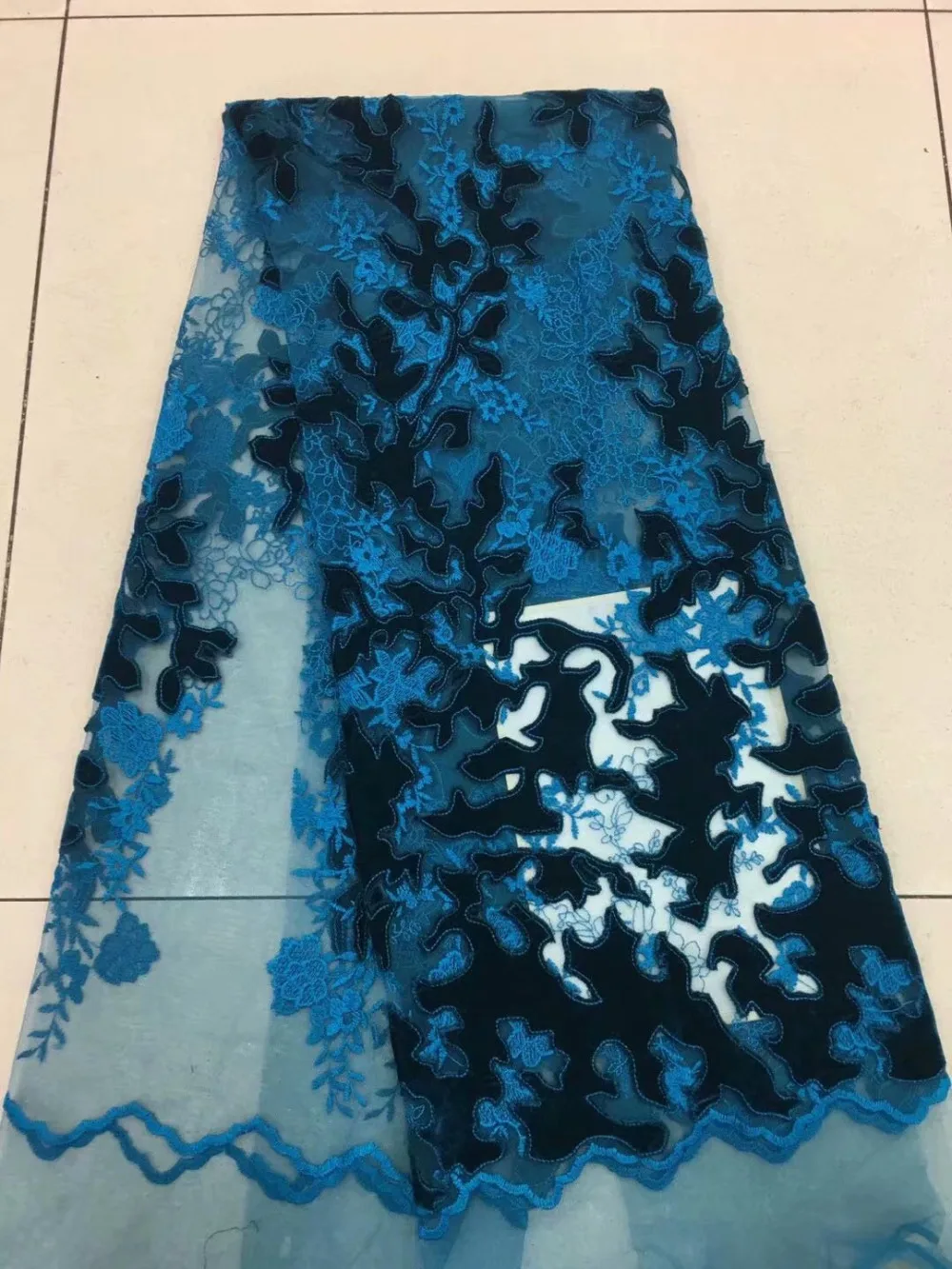 Nice Laser Cutting Design Embroidered African Lace Fabric AFFJF73-1 French Lace Fabric With Velvet High Quality Wedding Dress
Nice Laser Cutting Design Embroidered African Lace Fabric AFFJF73-1 French Lace Fabric With Velvet High Quality Wedding Dress