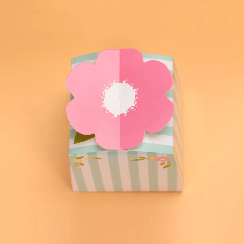 20 pcs paper candy box wedding gift for guests Flowers kraft paper gift packaging Cookies chocolate cake box for Party supply
20 pcs paper candy box wedding gift for guests Flowers kraft paper gift packaging Cookies chocolate cake box for Party supply