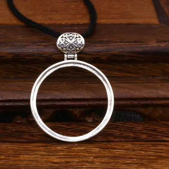 Retro 925 Sterling Siver Pendant Setting For Gemstone Vintage Art Nouveau Fine Jewelry 33mm Round Cabochon Semi Mount Pendant
Retro 925 Sterling Siver Pendant Setting For Gemstone Vintage Art Nouveau Fine Jewelry 33mm Round Cabochon Semi Mount Pendant