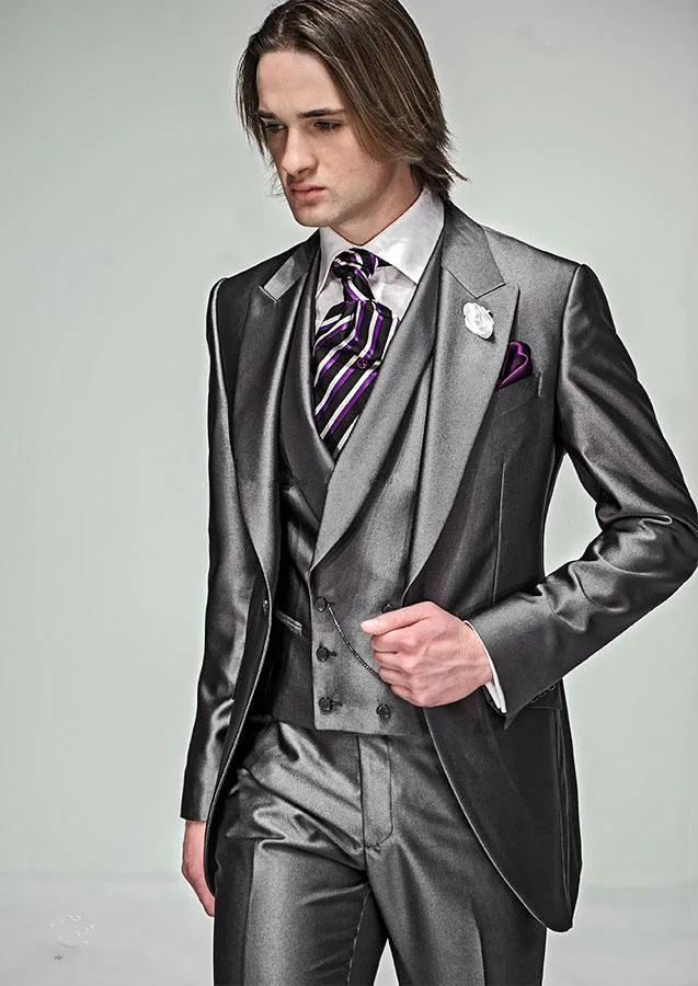 2017New style Custom Made High Quality Royal Velvet Man Blazer Groom Tuxedos Men's Prom Dress Suits (Jacket+Pants+vest+Tie)
2017New style Custom Made High Quality Royal Velvet Man Blazer Groom Tuxedos Men's Prom Dress Suits (Jacket+Pants+vest+Tie)