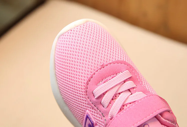 2018 autumn new boys and girls mesh magic stickers children's casual shoes non-slip breathable kids student shoesOutdoor travel
2018 autumn new boys and girls mesh magic stickers children's casual shoes non-slip breathable kids student shoesOutdoor travel