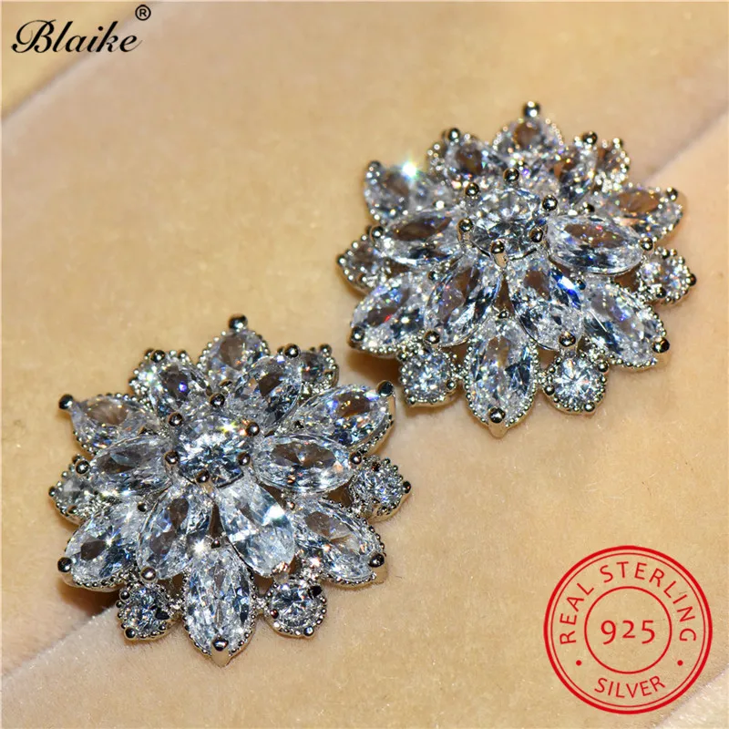 Blaike Shine Snowflake Stud Earrings Women Fine Jewelry Solid S925 Sterling Silver White Zircon April Birthstone Earrings Gifts
Blaike Shine Snowflake Stud Earrings Women Fine Jewelry Solid S925 Sterling Silver White Zircon April Birthstone Earrings Gifts