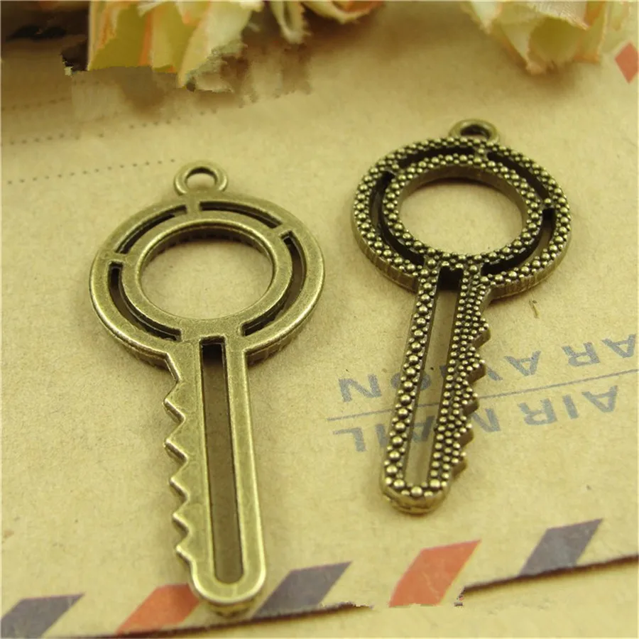 20*45MM Key Pendant Antique Bronze/Silver Color Vintage Style Metal Zinc Alloy Key Pendant Charm Jewelry hm1187
20*45MM Key Pendant Antique Bronze/Silver Color Vintage Style Metal Zinc Alloy Key Pendant Charm Jewelry hm1187