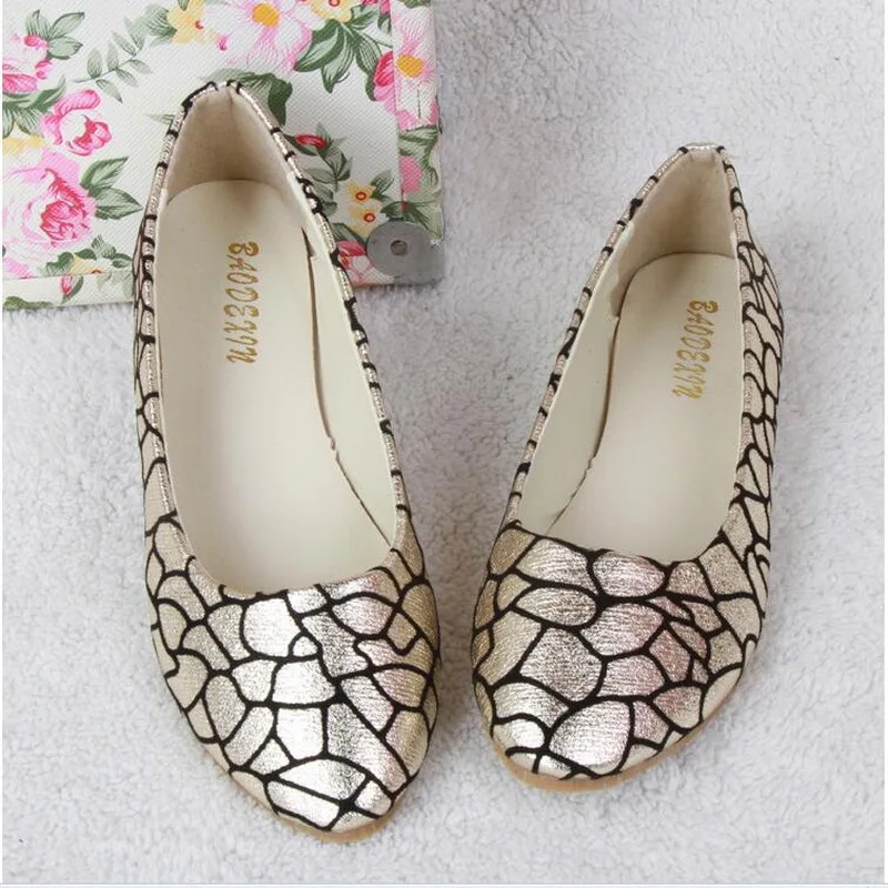 2021 New Fashion Craze Crack Casual Flat And Shallow Women's Shoes Wholesale 35-42 Large Size
2021 New Fashion Craze Crack Casual Flat And Shallow Women's Shoes Wholesale 35-42 Large Size