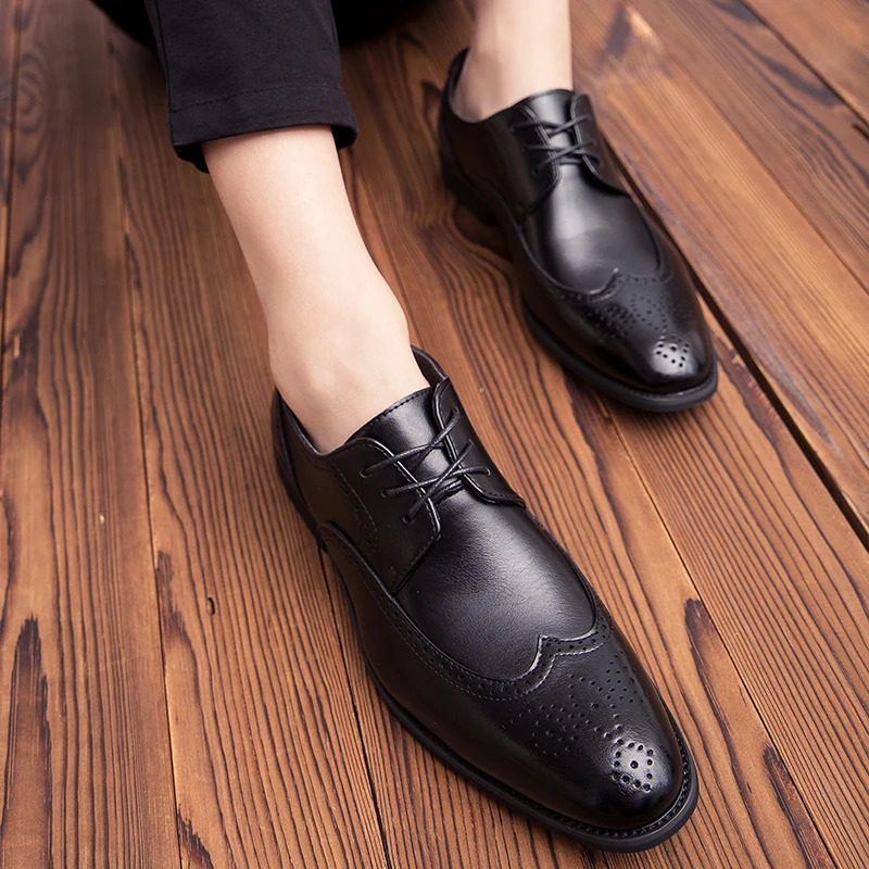 GUDERIAN 2019 New Leather Dress Shoes Men Bullock Business Formal Shoes Pointed Toe Wedding Man Shoes Big Size 38-48 Chaussures
GUDERIAN 2019 New Leather Dress Shoes Men Bullock Business Formal Shoes Pointed Toe Wedding Man Shoes Big Size 38-48 Chaussures