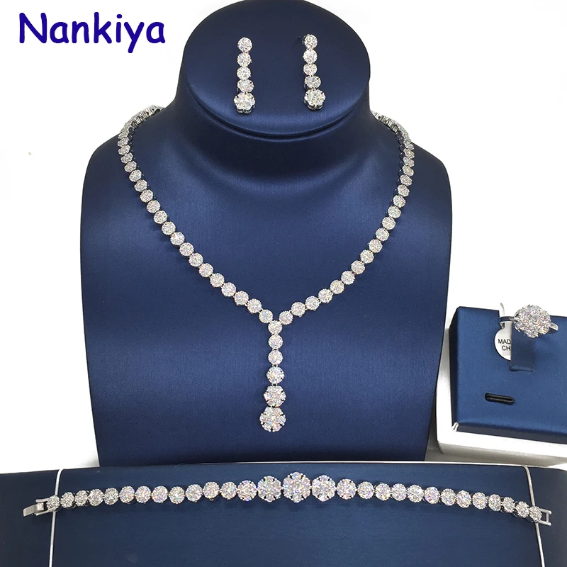 Классический свадебный комплект украшений Nankiya с круглым кулоном, Свадебный комплект из блестящих циркониевых украшений для леди, свадебно...
Классический свадебный комплект украшений Nankiya с круглым кулоном, Свадебный комплект из блестящих циркониевых украшений для леди, свадебно...