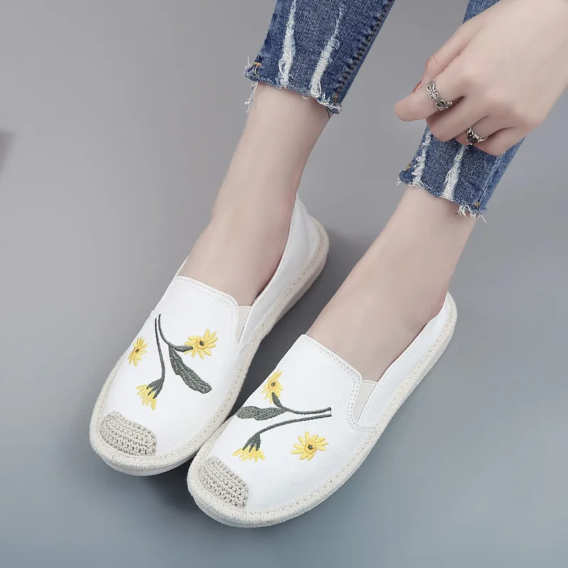 Women Embroidered Flat Shoes Ladies Fisherman Embroidery Shoe Spring Summer Lightweight Breathable Soft Lazy Loafers Espadrilles
Women Embroidered Flat Shoes Ladies Fisherman Embroidery Shoe Spring Summer Lightweight Breathable Soft Lazy Loafers Espadrilles