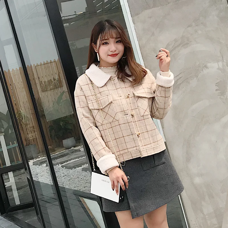 Women coat winter short wool coats women plaid jacket female Blends woolen warm overcoat femininos ladies Clothing woolen coat
Women coat winter short wool coats women plaid jacket female Blends woolen warm overcoat femininos ladies Clothing woolen coat