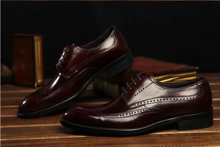 New Imitate Genuine Leather Men Oxford Shoes Pointed Toes Pointed Toes Male Lace-Up Dress Shoes Wedding Carved Cassical Retro
New Imitate Genuine Leather Men Oxford Shoes Pointed Toes Pointed Toes Male Lace-Up Dress Shoes Wedding Carved Cassical Retro