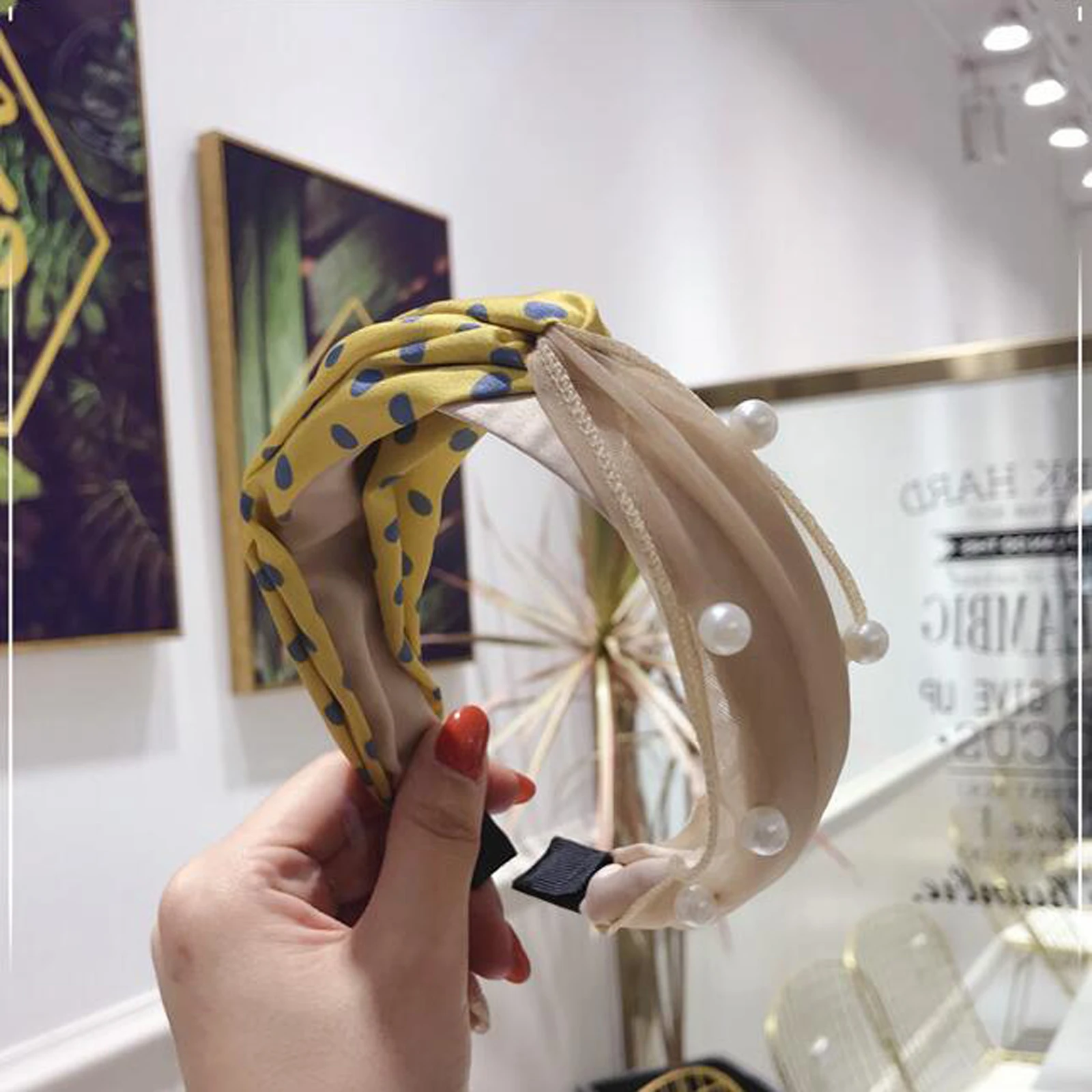 New Fashion Women Headband Fresh Style Hairband Two Color Patchwork Headband Pearls Hair Accessories Turban Adult
New Fashion Women Headband Fresh Style Hairband Two Color Patchwork Headband Pearls Hair Accessories Turban Adult