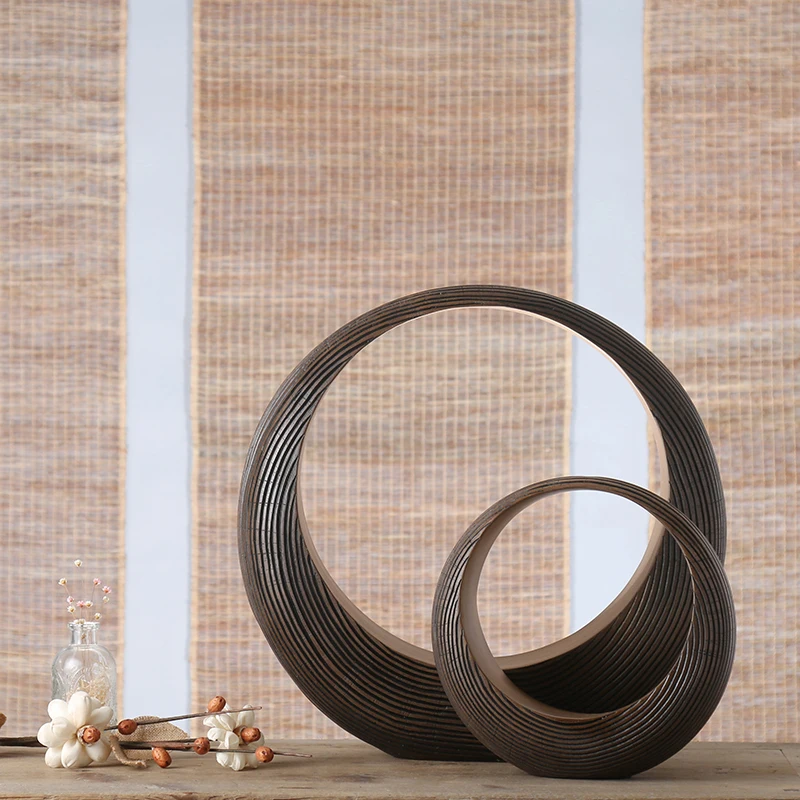 Modern creative resin annulus statue home decor fashion crafts room decoration objects office vintage ornament resin figurines 
Modern creative resin annulus statue home decor fashion crafts room decoration objects office vintage ornament resin figurines