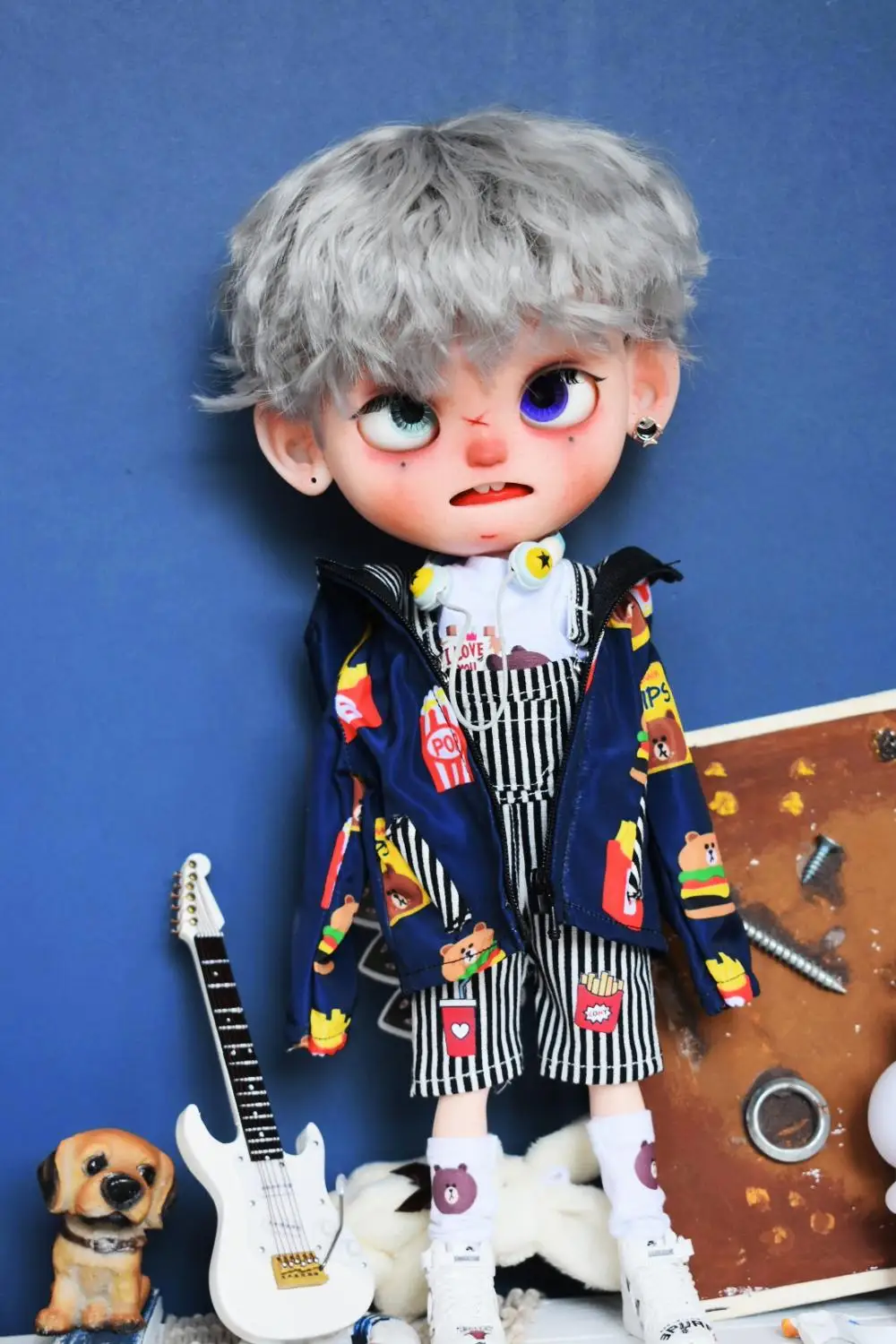 4pcs/set Fashion Sport Suit Cool bear print clothes stripe bib pants for blyth ob24, 1/6 BJD Dolls accessory clothes for dolls
4pcs/set Fashion Sport Suit Cool bear print clothes stripe bib pants for blyth ob24, 1/6 BJD Dolls accessory clothes for dolls