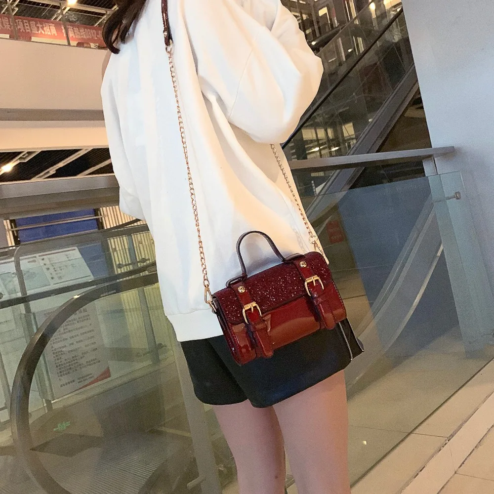 Soft PU sequins single shoulder inclined Patent leather Boston Zippers slanting Solid Casual occasion Decoration bag
Soft PU sequins single shoulder inclined Patent leather Boston Zippers slanting Solid Casual occasion Decoration bag