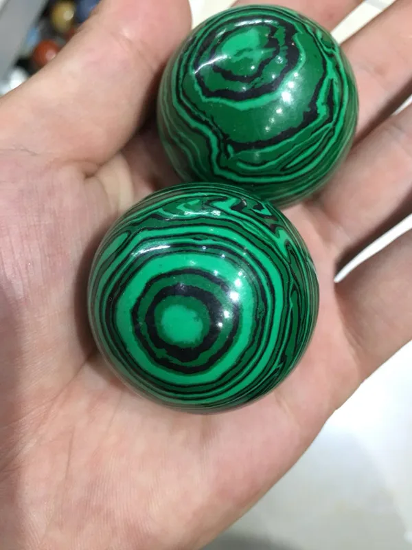 New style 40-50mm malachite turquoise crystal ball healing magic stone crafts decorative family gifts
New style 40-50mm malachite turquoise crystal ball healing magic stone crafts decorative family gifts