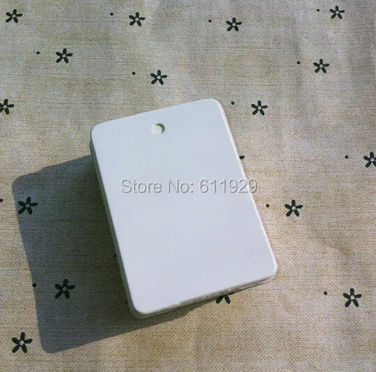Free shipping 500 pcs a lot blank white 350 gsm paper tag 3.5x5cm/baking price tag/clothing hang tag/gift packing tag
Free shipping 500 pcs a lot blank white 350 gsm paper tag 3.5x5cm/baking price tag/clothing hang tag/gift packing tag