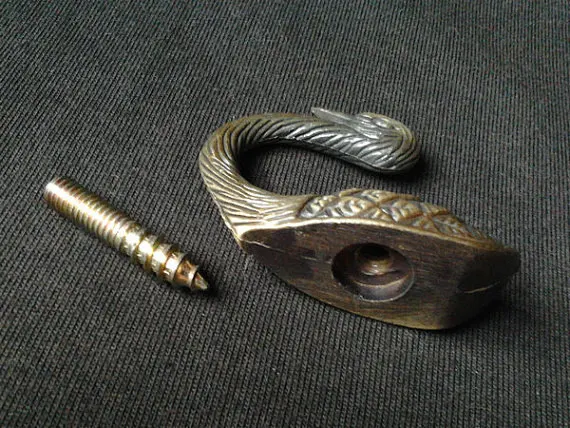 Bird Wall Hanger / Unique Vintage Look Hook / Metal Antique Bronze Finish Rustic Home Decor Chic Decorative Hat Coat Hangers
Bird Wall Hanger / Unique Vintage Look Hook / Metal Antique Bronze Finish Rustic Home Decor Chic Decorative Hat Coat Hangers
