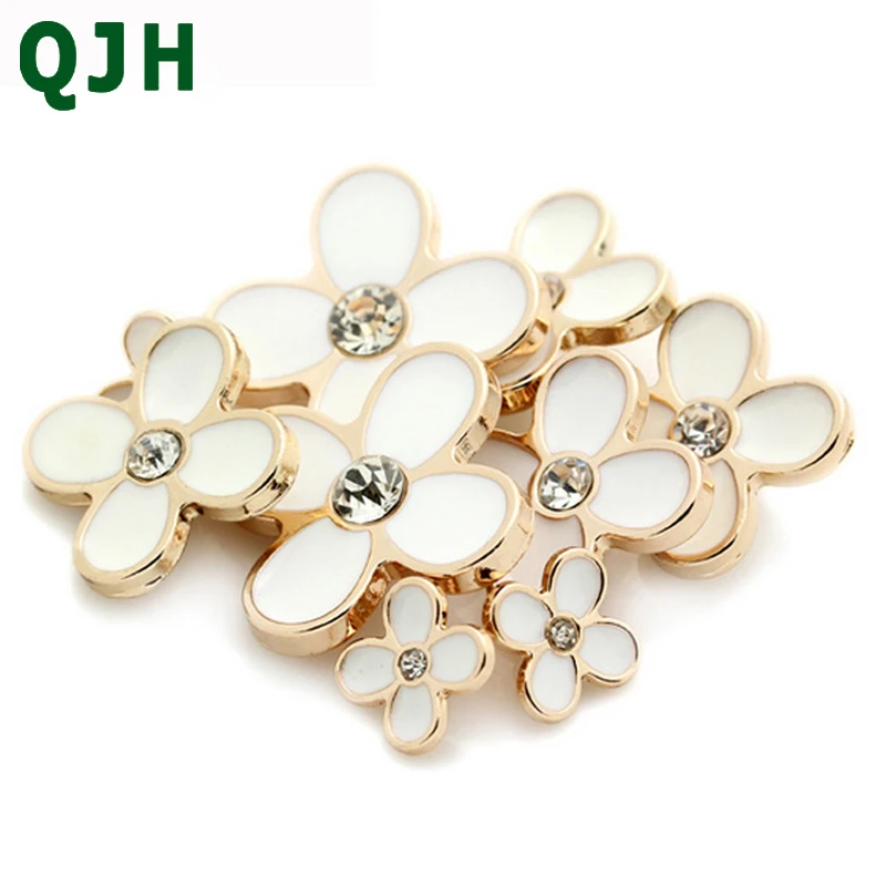 3pcs/bag QJH High-grade metal button with diamonds button Rhinestones Decoration White Gold Coat sweater buttons
3pcs/bag QJH High-grade metal button with diamonds button Rhinestones Decoration White Gold Coat sweater buttons