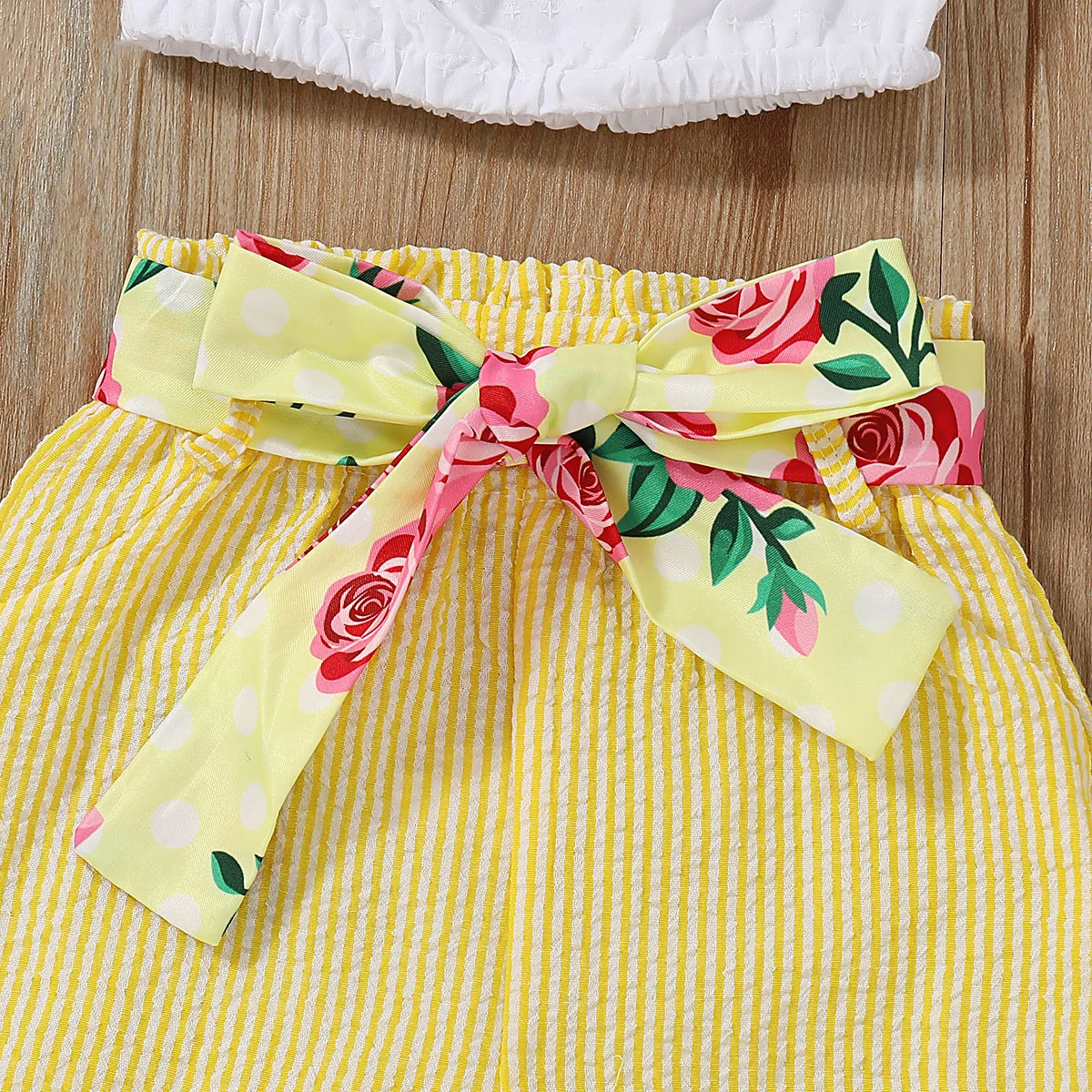 Free ship Baby girls Clothing Sets Summer Cotton Two-piece Sleeveless Off Shoulder Tops +Fashion shorts Girls Clothes Suit set
Free ship Baby girls Clothing Sets Summer Cotton Two-piece Sleeveless Off Shoulder Tops +Fashion shorts Girls Clothes Suit set