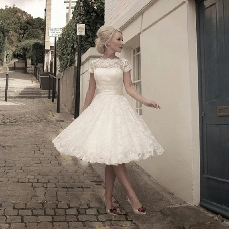 Vestidos de Novia See through Back Pretty Appliques Plus size Scoop Knee-Length Lace Short Wedding Dresses Garden Bridal gowns
Vestidos de Novia See through Back Pretty Appliques Plus size Scoop Knee-Length Lace Short Wedding Dresses Garden Bridal gowns