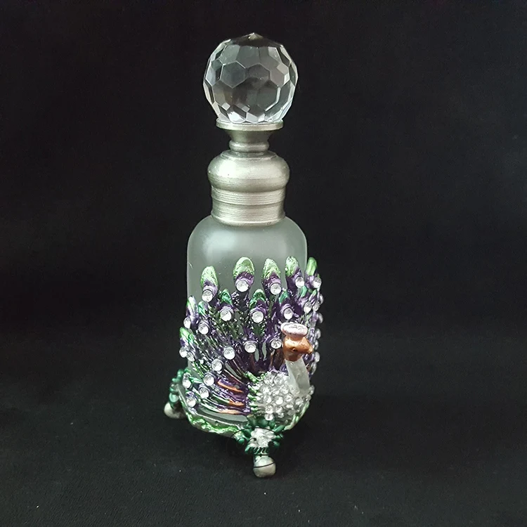 15ml Perfume Essential Oil Vintage Refillable Bottle Metal Peacock Glass Empty Container Gift Home Decoration#57318 #57225
15ml Perfume Essential Oil Vintage Refillable Bottle Metal Peacock Glass Empty Container Gift Home Decoration#57318 #57225