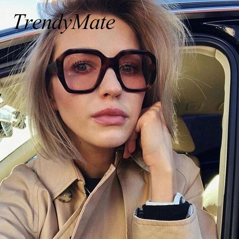 2019 Square Oversized Sunglasses Women Cute Cat Eye Sun Glasses Pink Vintage Sun Glasses Eyewear Female UV400 Shades Gafas 5386
2019 Square Oversized Sunglasses Women Cute Cat Eye Sun Glasses Pink Vintage Sun Glasses Eyewear Female UV400 Shades Gafas 5386