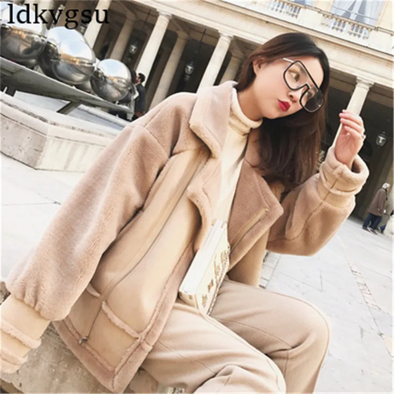 2020 Female High Quality Suede Lambswool Thick Short Coats Loose Winter Jacket Parka Women Fashion Overcoat V150
2020 Female High Quality Suede Lambswool Thick Short Coats Loose Winter Jacket Parka Women Fashion Overcoat V150