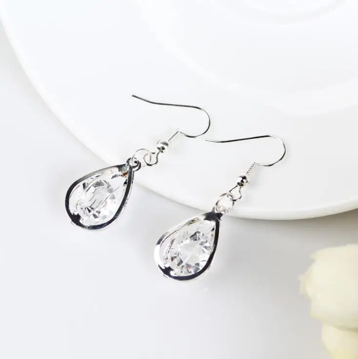 European American Vintage Gold Color Earrings For Women Style Accessories Dangle Ocean Wind Shell Earrings Gift
European American Vintage Gold Color Earrings For Women Style Accessories Dangle Ocean Wind Shell Earrings Gift