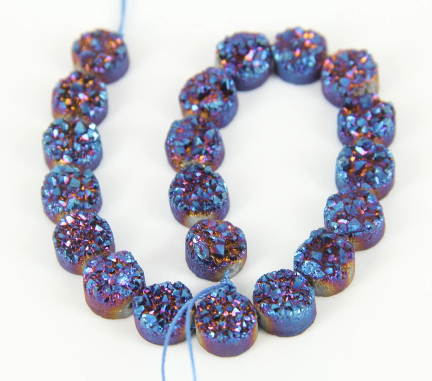 20pcs/str 10mm Natural Blue Purple Titanium Druzy Geode Flat Round Beads Pendants,Sparkly Drusy Raw Quartz Loose Beads Necklace
20pcs/str 10mm Natural Blue Purple Titanium Druzy Geode Flat Round Beads Pendants,Sparkly Drusy Raw Quartz Loose Beads Necklace