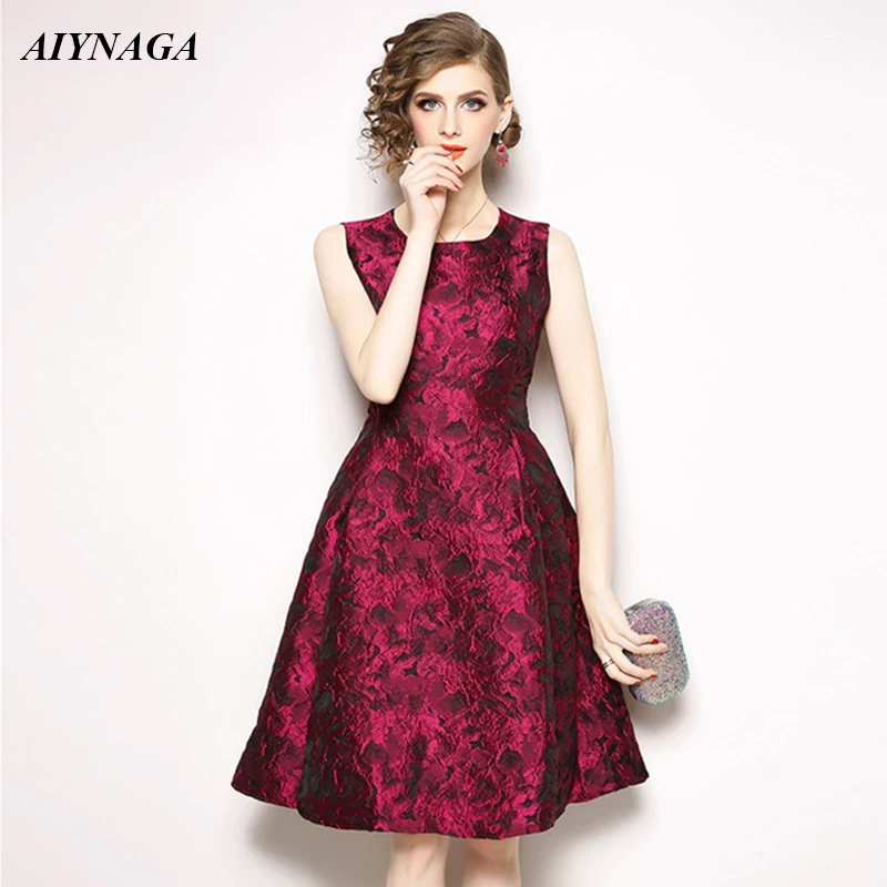 High quality Embroidery Dress For Women 2018 Autumn Winter Dinner Dress Ladies Red Christmas Dresses Female Vest A-Line Dresses
High quality Embroidery Dress For Women 2018 Autumn Winter Dinner Dress Ladies Red Christmas Dresses Female Vest A-Line Dresses