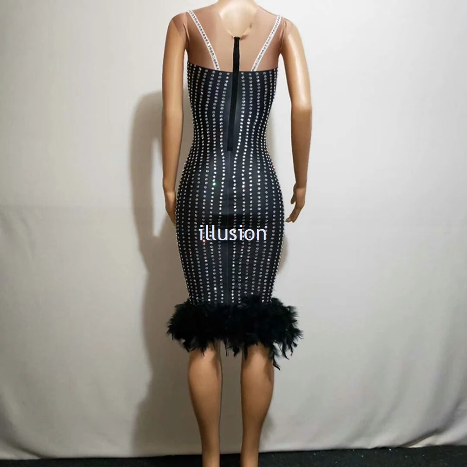 Women sleeveless Black Feather Rhinestone Dress Sparkly Crystals Nightclub Prom Party Dress Sexy Singer Stage Wear Dance Costume
Women sleeveless Black Feather Rhinestone Dress Sparkly Crystals Nightclub Prom Party Dress Sexy Singer Stage Wear Dance Costume