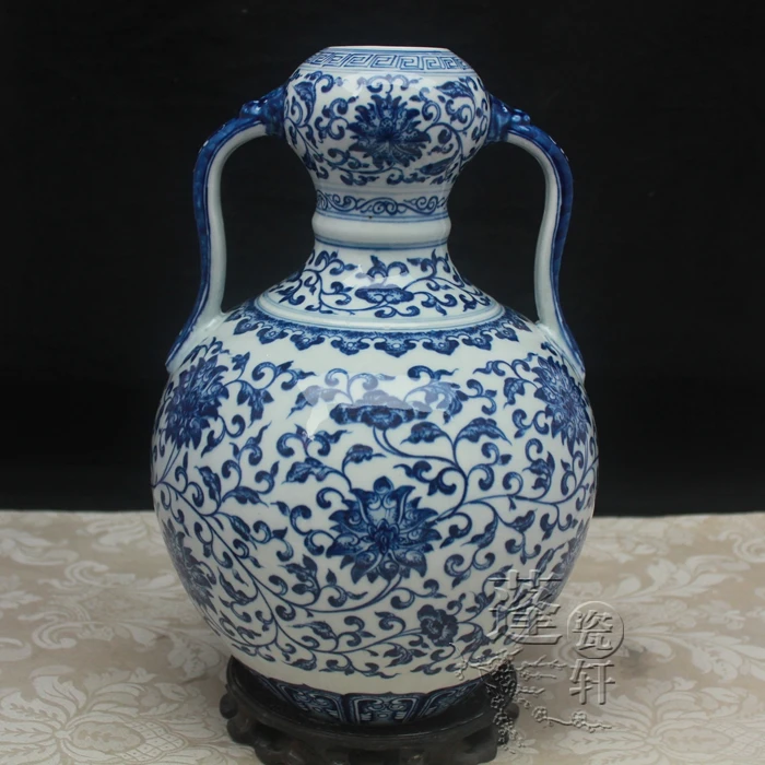 Jingdezhen ceramic vase ornaments hand-painted antique blue and white lotus celebrity ears garlic BOTTLE VASE room
Jingdezhen ceramic vase ornaments hand-painted antique blue and white lotus celebrity ears garlic BOTTLE VASE room