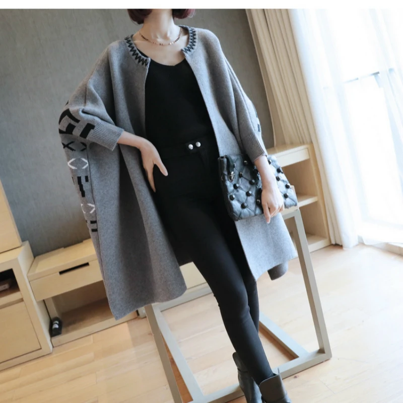 Print Casual Knitting Long Cardigan Female Loose Cardigan Knitted Jumper Warm Winter 2020 Sweater Women Cardigan Large Size
Print Casual Knitting Long Cardigan Female Loose Cardigan Knitted Jumper Warm Winter 2020 Sweater Women Cardigan Large Size
