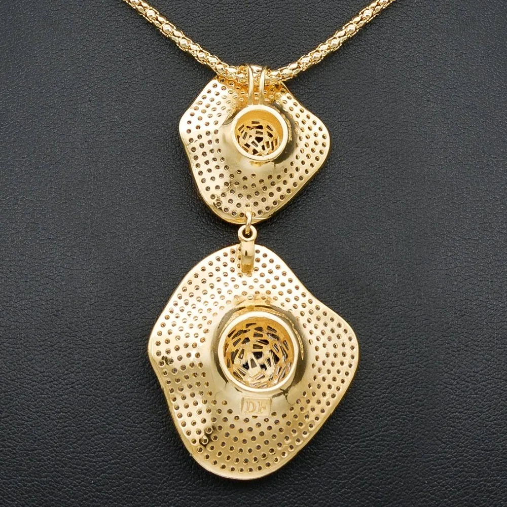 Delicate Luxury Gemoetric Super AAA Cubic Zirconia Zirconia Party Wedding DUBAI Pendant Necklace And Earring Jewelry Set
Delicate Luxury Gemoetric Super AAA Cubic Zirconia Zirconia Party Wedding DUBAI Pendant Necklace And Earring Jewelry Set
