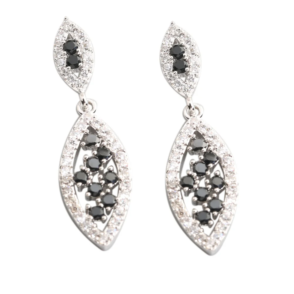 Glamorous Black Stone 2*2mm Semi-precious Silver Cool For Womens Stud Earrings ED0342
Glamorous Black Stone 2*2mm Semi-precious Silver Cool For Womens Stud Earrings ED0342