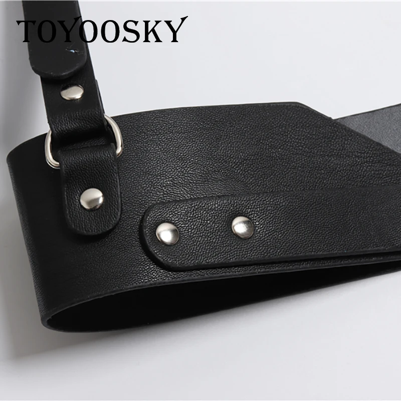 TOYOOSKY 2019 New Women Sexy Belt Vintage Punk Vest Leather Hip Hop Solid Harness Belts Adjustable Metal Pin Buckle Waist Belt
TOYOOSKY 2019 New Women Sexy Belt Vintage Punk Vest Leather Hip Hop Solid Harness Belts Adjustable Metal Pin Buckle Waist Belt