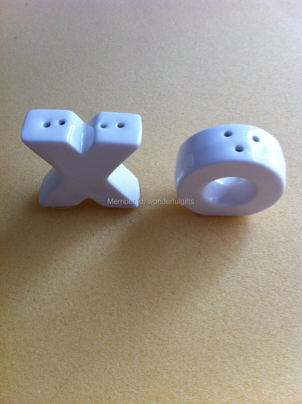 wedding favor gift and giveaways for guest--Hugs and Kisses XO Ceramic Salt And Pepper Shaker Party Souvenirs 20boxes/lot
wedding favor gift and giveaways for guest--Hugs and Kisses XO Ceramic Salt And Pepper Shaker Party Souvenirs 20boxes/lot