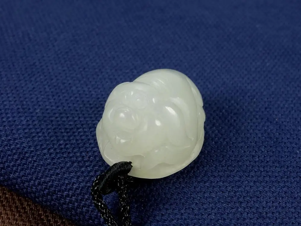 Chinese Hetian jade pig style Necklaces For Man Women Gift Chinese amulet Fashion Jewelry Accessories Gift
Chinese Hetian jade pig style Necklaces For Man Women Gift Chinese amulet Fashion Jewelry Accessories Gift